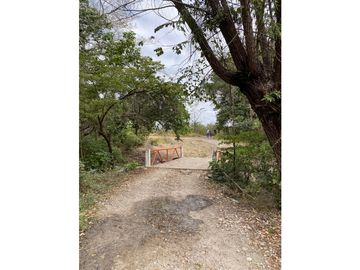 HERMOSO RANCHO EN LOS GAVILANES