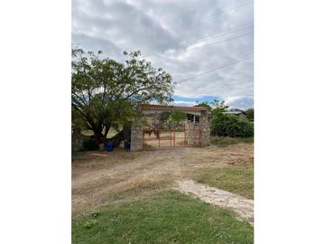 HERMOSO RANCHO EN LOS GAVILANES