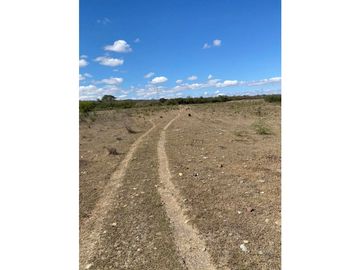 HERMOSO RANCHO EN LOS GAVILANES