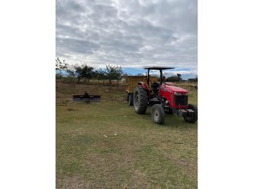 HERMOSO RANCHO EN LOS GAVILANES