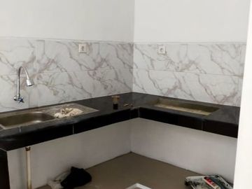 Rumah 2 Lantai Strategis di Kukusan Beji Depok 1 M an (tina)