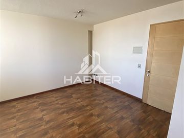 Se vende oficina en pleno centro de Curicó (40140)