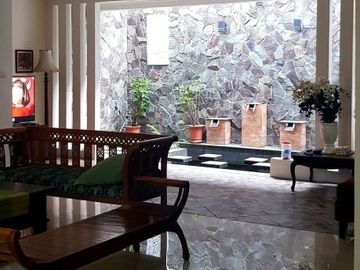 5 Bedroom House for sale