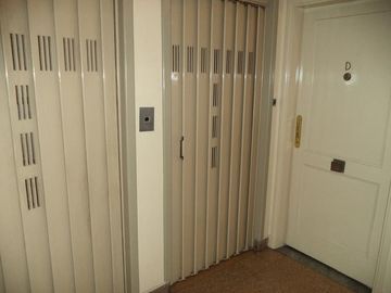 Dpto. ser utilizado como oficina. Exc. ubicación.- L. de Zamora
