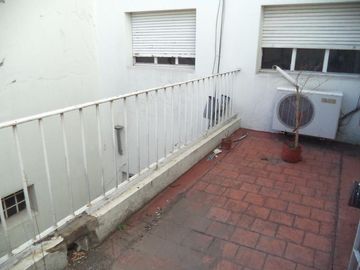 Dpto. ser utilizado como oficina. Exc. ubicación.- L. de Zamora