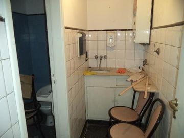 Dpto. ser utilizado como oficina. Exc. ubicación.- L. de Zamora