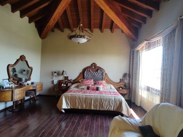CASA EN VENTA EN LOMA DORADA