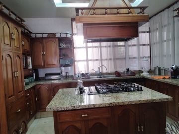 CASA EN VENTA EN LOMA DORADA