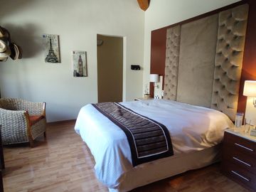 CASA EN VENTA EN LOMA DORADA