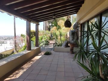 CASA EN VENTA EN LOMA DORADA