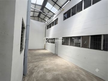 local en arriendo en perpetuo socorro. Cod A777217