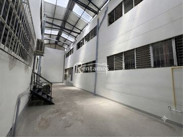 local en arriendo en perpetuo socorro. Cod A777217