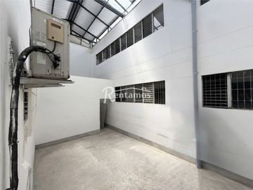 local en arriendo en perpetuo socorro. Cod A777217