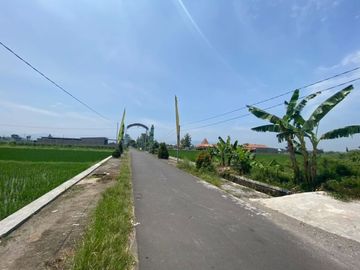 Rumah Industrial Terbaik dekat Gerbang Toll Free Kolam Renang