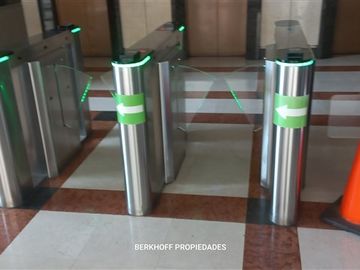 Arriendo oficina 3 privados,2 baños,2 estac.bod. Las Condes