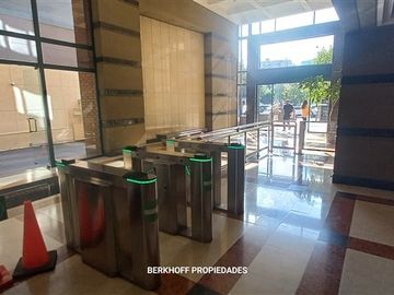 Arriendo oficina 3 privados,2 baños,2 estac.bod. Las Condes