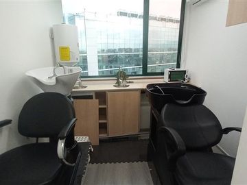 Arriendo oficina 3 privados,2 baños,2 estac.bod. Las Condes