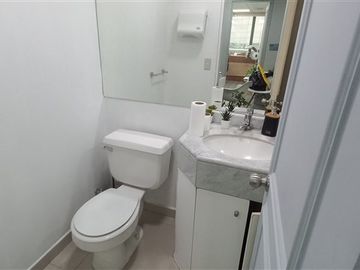 Arriendo oficina 3 privados,2 baños,2 estac.bod. Las Condes