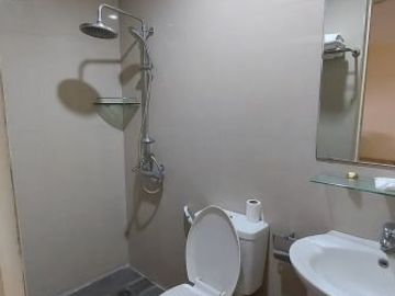 3-STOREY 25 ROOMS COMMERCIAL BUILDING FOR SALE IN KOREAN TOWN FRIENDSHIP ANGELES CITY NEAR CLARK