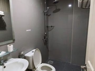 3-STOREY 25 ROOMS COMMERCIAL BUILDING FOR SALE IN KOREAN TOWN FRIENDSHIP ANGELES CITY NEAR CLARK