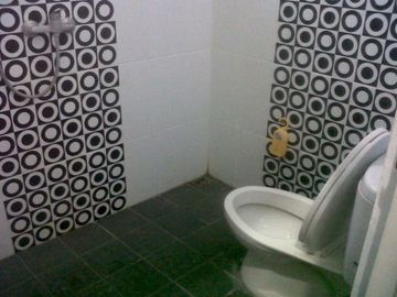 RUMAH BARU SIAP HUNI DI UJUNG BERUNG TANAH LUAS 2 LANTAI HARGA TERJANGKAU