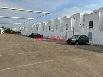 VENDO CASA DE PLAYA EN 
CONDOMINIO ASIA BONITA / PLAYA SARAPAMPA
Km. 107 Panamericana Sur, a 3 min. del Boulevard de Asia
CASA:
•	VISTA AL MAR
•