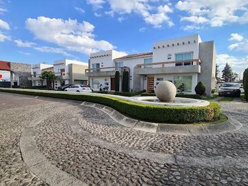 VENTA DE CASA EN FRACCIONAMIENTO CASA REAL EN METEPEC