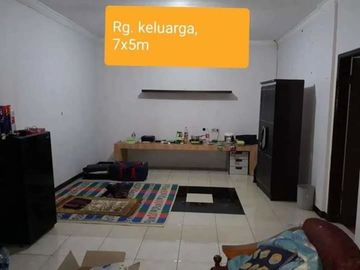 Turun Harga! Rumah Besar Semi Furnished Margawangi Bandung