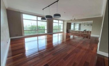 FOR RENT: One Roxas Triangle