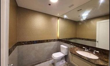 FOR RENT: One Roxas Triangle