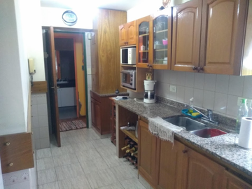 Departamento en Venta en San Cristóbal 4 ambientes c dependencia 84 m2 + balcón baulera y cochera – Av San Juan 2200