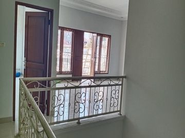 DIJUAL : Rumah dekat SMA 78 jarang ada di Kemanggisan, Jakarta Barat