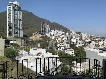 RESIDENCIA VENTA CASA Estupendas Únicas Magnificas Vistas Panorámicas LOMAS del PASEO Residencial MONTERREY 2 FRENTES CERRADA Terraza Zona Segura