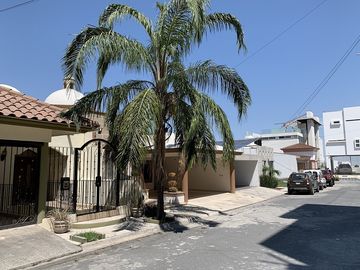 RESIDENCIA VENTA CASA Estupendas Únicas Magnificas Vistas Panorámicas LOMAS del PASEO Residencial MONTERREY 2 FRENTES CERRADA Terraza Zona Segura