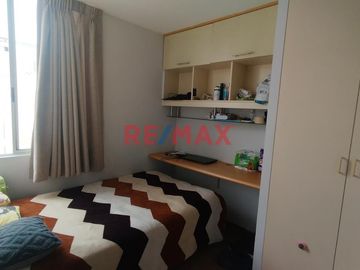Se vende amplio y bien distribuido dúplex de 153 m² ubicado en el último piso (8vo piso, Torre A) del Condominio Plaza del Pacífico en San Miguel, una