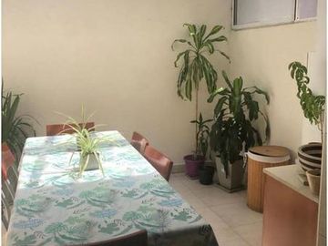 TRIPLEX 4 AMB. CON PATIO Y COCHERA