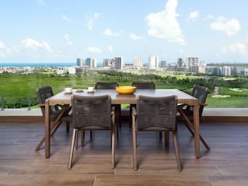 Condominio en edificio sustentable con vista al mar, campo de golf