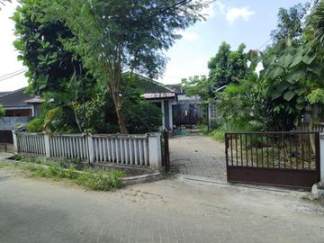 Rumah murah klasik tanah luas dalam perumahan Nogotirto