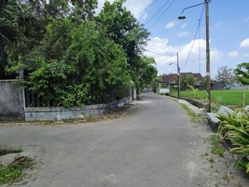 Rumah murah klasik tanah luas dalam perumahan Nogotirto