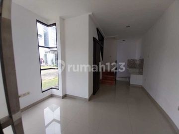 Rumah Baru Dalam Perumahan Besar Di Area Krukut, Harga 893 Juta