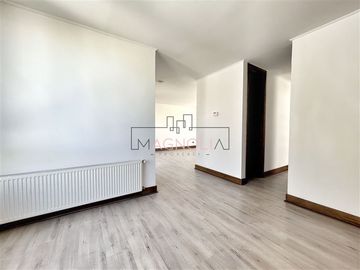 Casa en venta de 6 dorm. en Lo Barnechea