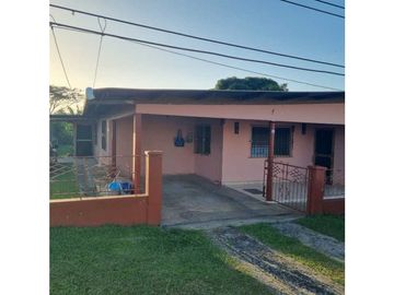 VENDO CASA EN LA CHORRERA BARRIO COLÓN VIA EL ROSARIO 6R
