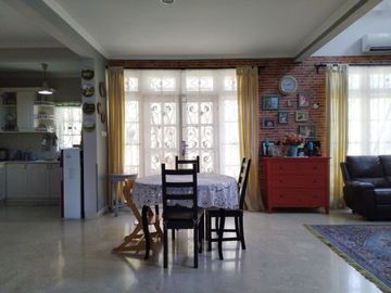 Rumah Cantik dan Mewah di Telaga Golf Sawangan