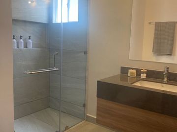 CASAS EN GUADALUPE EN FRACC PRIVADO