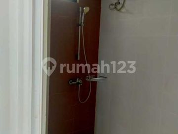 Rumah Hook 2 Lantai SHM Huni The Akasia Eight, Serua Ciputat