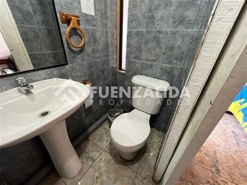 Hostal en Venta. 10D7B2E. Las Pimpinelas, Concón