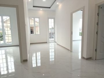 Dijual Rumah Mewah dan Cantik di Tanah Baru, Depok