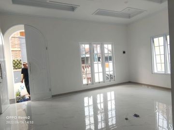 Dijual Rumah Mewah dan Cantik di Tanah Baru, Depok