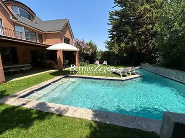 Casa en Venta en San Ramon / Colegio Juanita de Los Andes