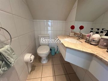 Casa en Venta en San Ramon / Colegio Juanita de Los Andes